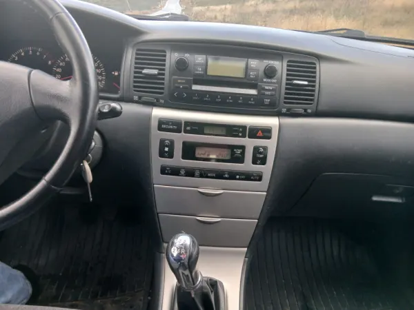 Toyota Corolla 1.4 VVT-i 9
