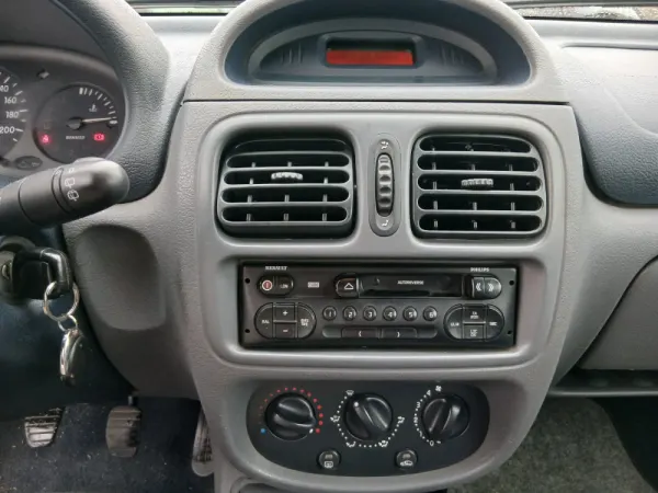 Renault Clio 1.9 D RN 10