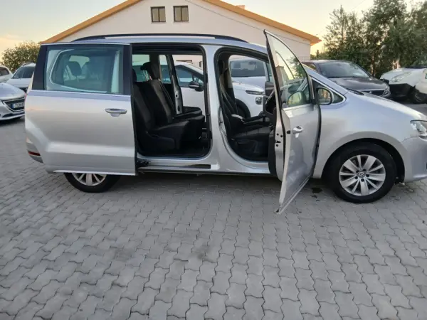 Volkswagen Sharan 2.0 TDI 9