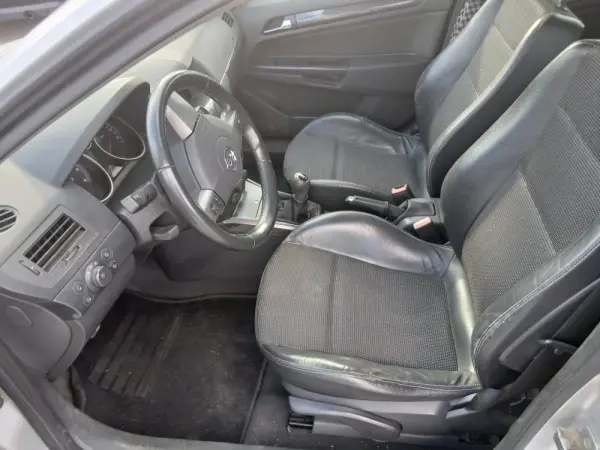 Opel Astra 1.9 CDTI Cosmo 8