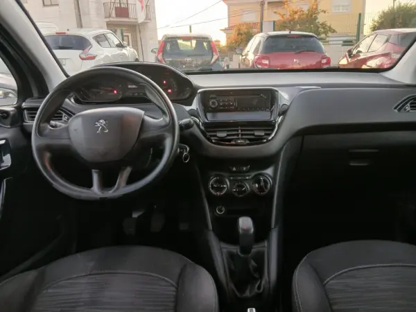 Peugeot 208 1.4 HDi 11