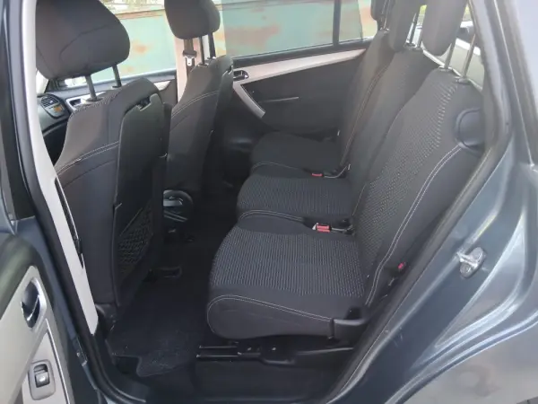 Citroen C4 Picasso 1.6 HDi Exclusive 135g 10