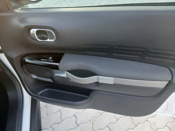 Citroen C4 Cactus Outro 15