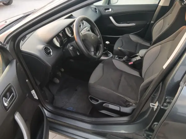 Peugeot 308 Outro 11
