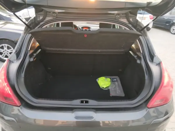 Peugeot 308 Outro 5