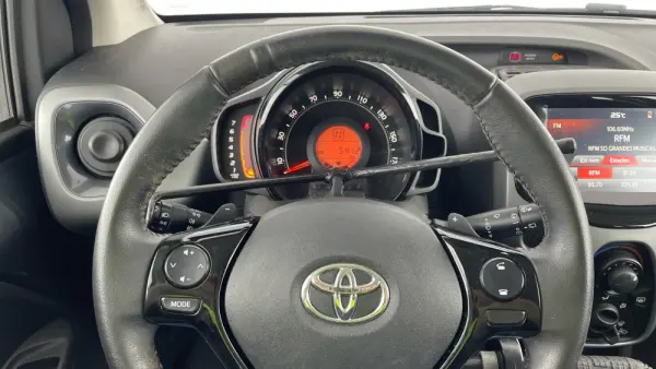Toyota Aygo X 1.0 X-Play Plus MM 15