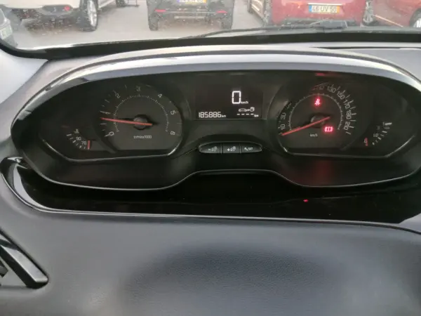 Peugeot 208 1.4 HDi 17