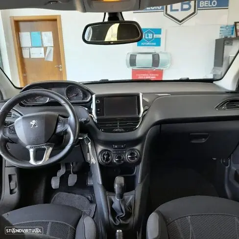 Peugeot 208 1.4 HDi 7