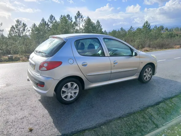 Peugeot 206+ 1.1 Trendy 6