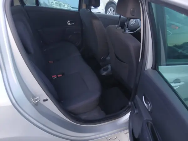 Renault Clio 1.2 TCE Dynamique S 13