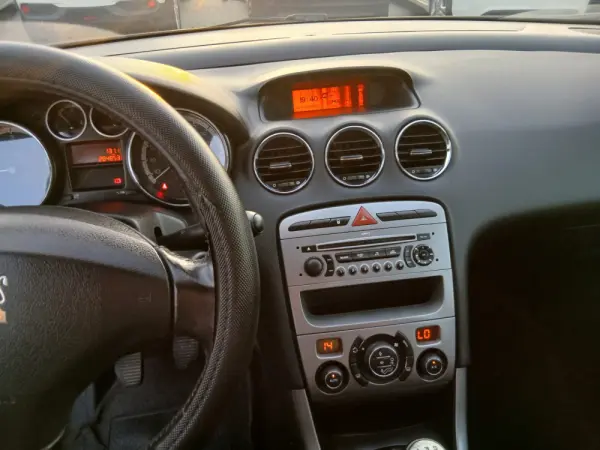 Peugeot 308 Outro 6