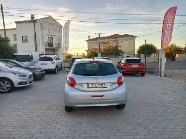 Peugeot 208 1.4 HDi 9
