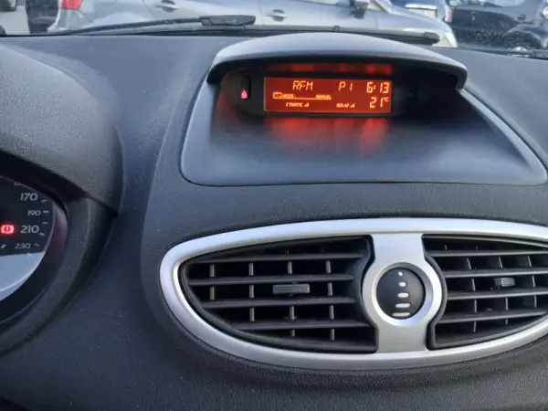 Renault Clio 1.2 TCE Dynamique S 8