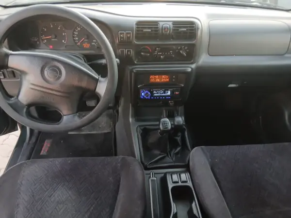 Opel Frontera 2.2 DTi 11