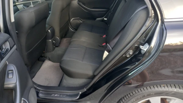Toyota Avensis SW 2.0 D-4D Sol+GPS 12