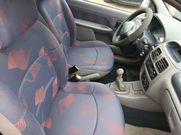 Renault Clio 1.9 D RN 9