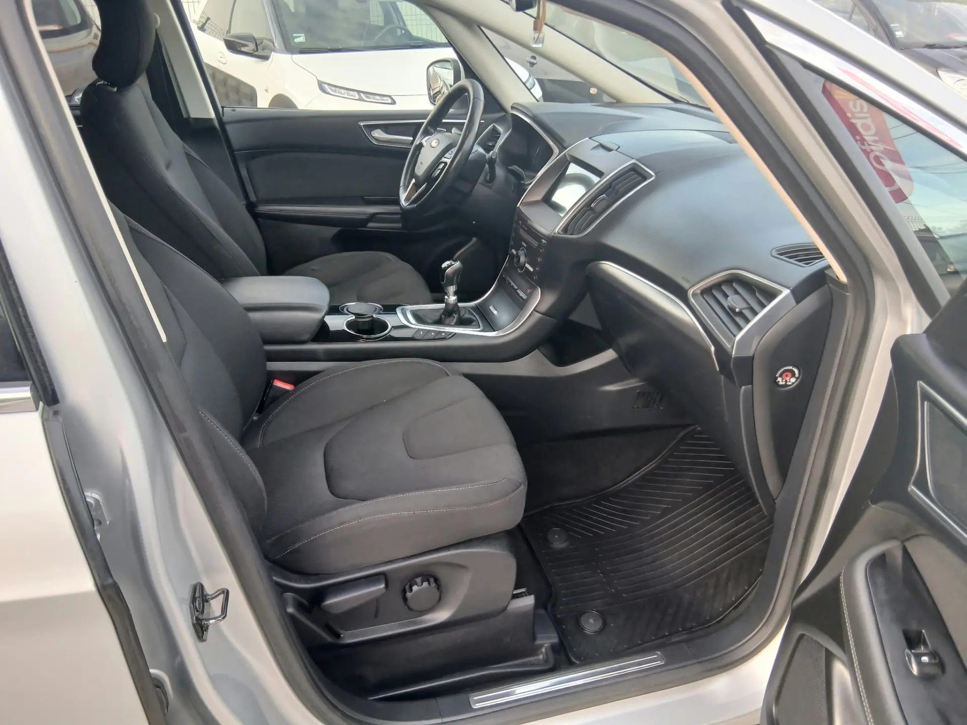 Ford S-Max 2.0 TDCi Trend 33