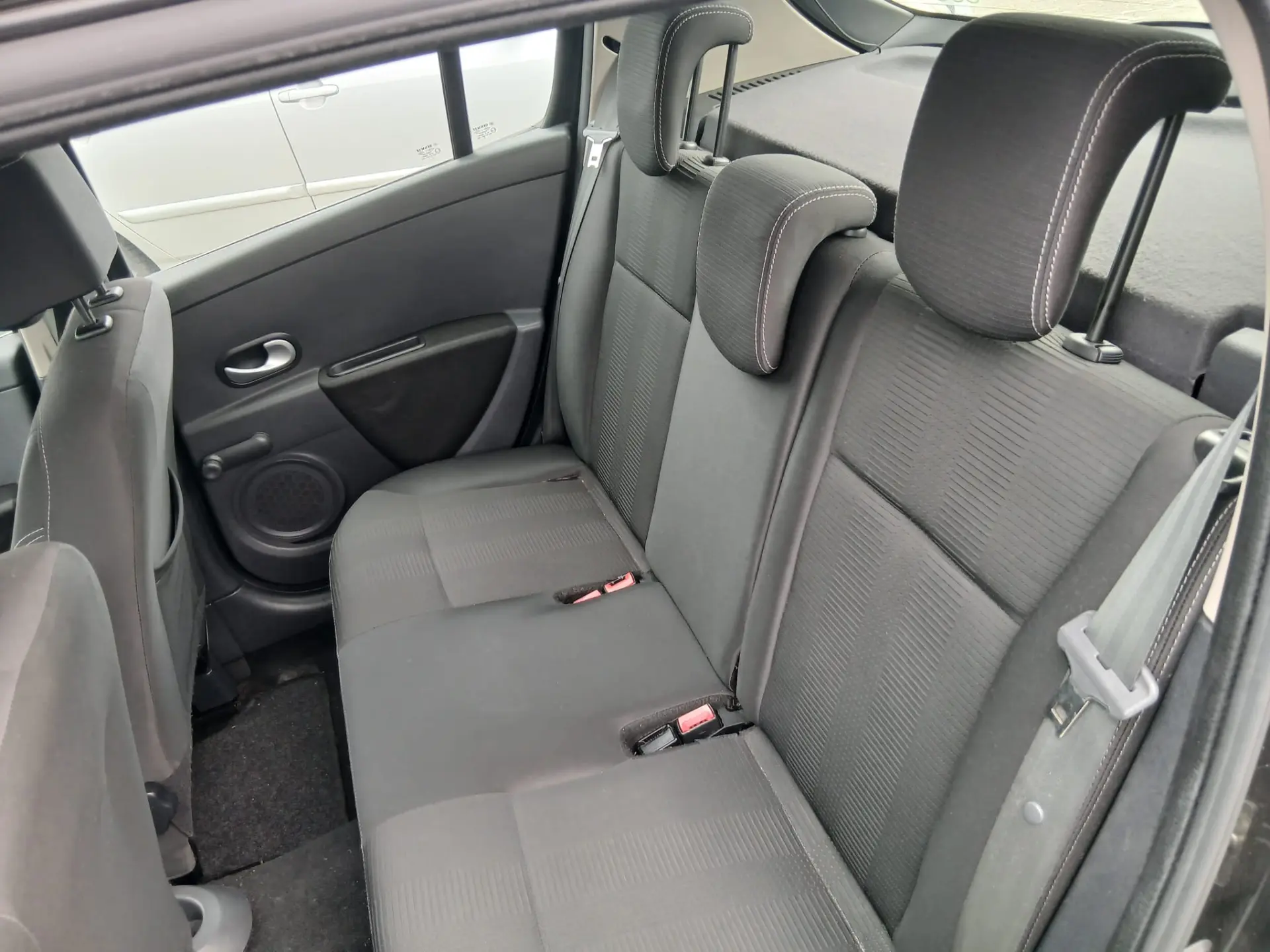 Renault Clio 1.2 16V Confort 12