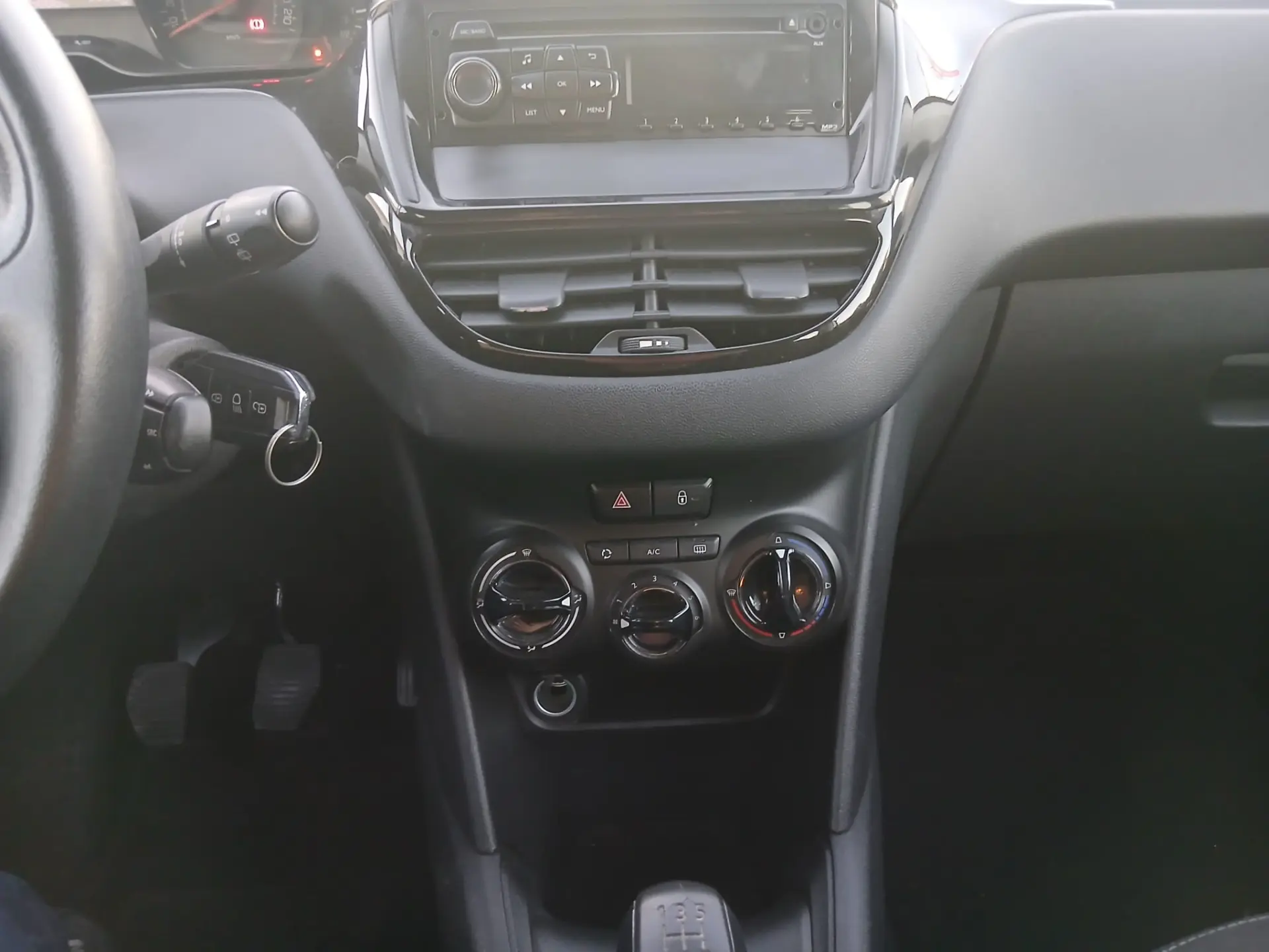 Peugeot 208 1.4 HDi 16