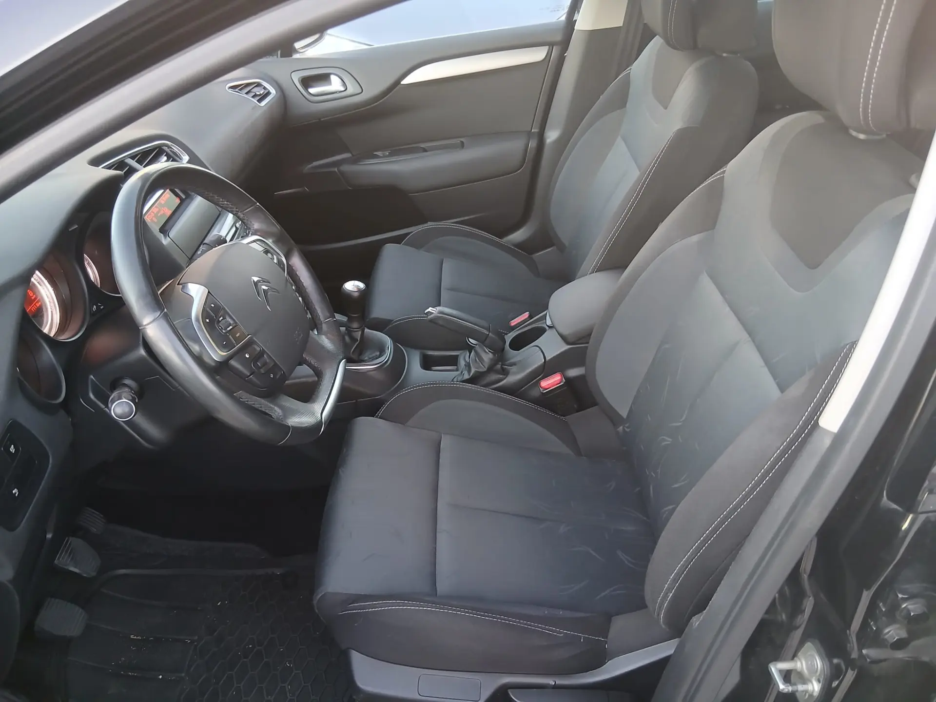 Citroen C4 1.6 HDi Business 9