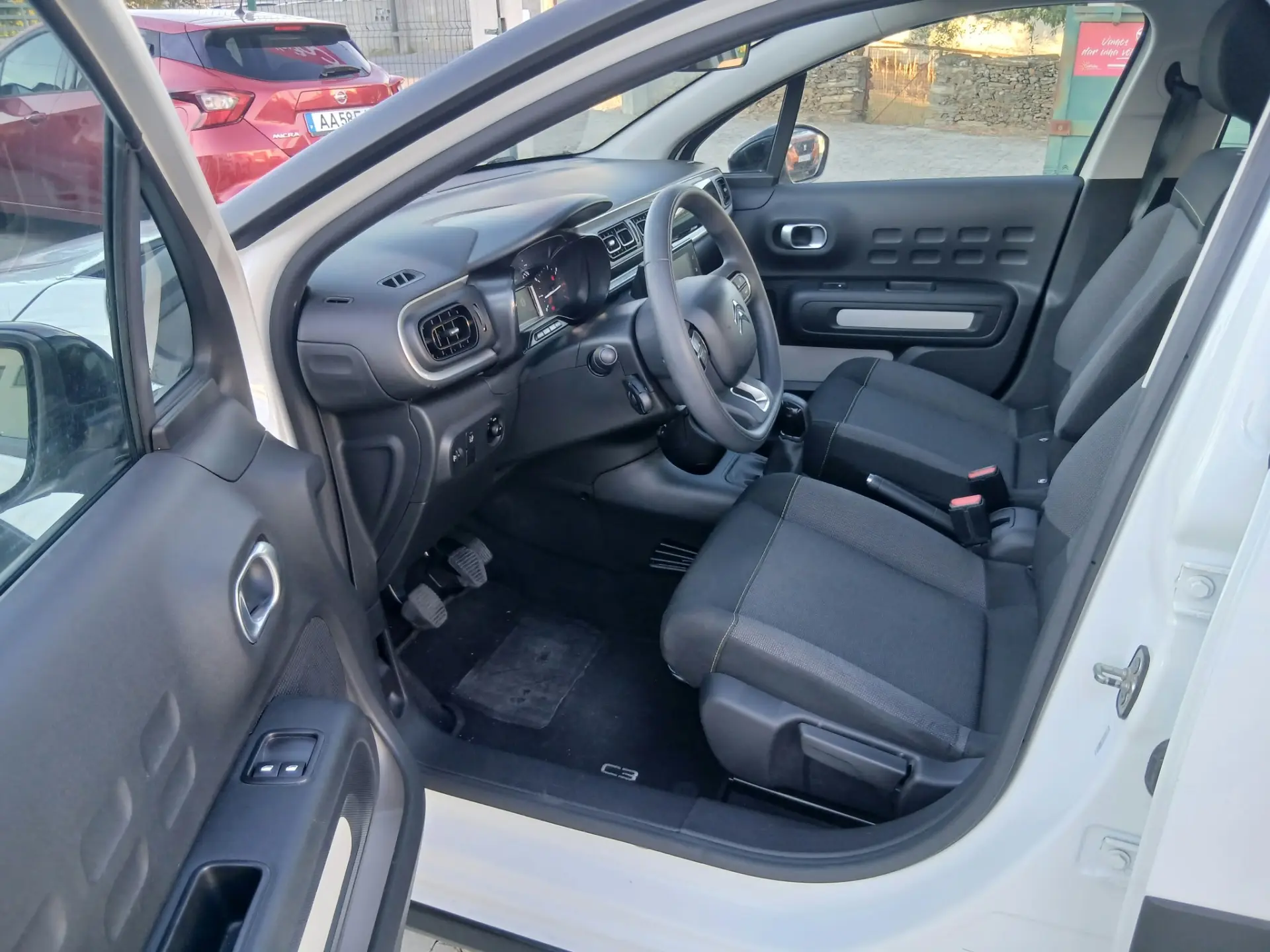 Citroen C3 1.2 PureTech Shine 8