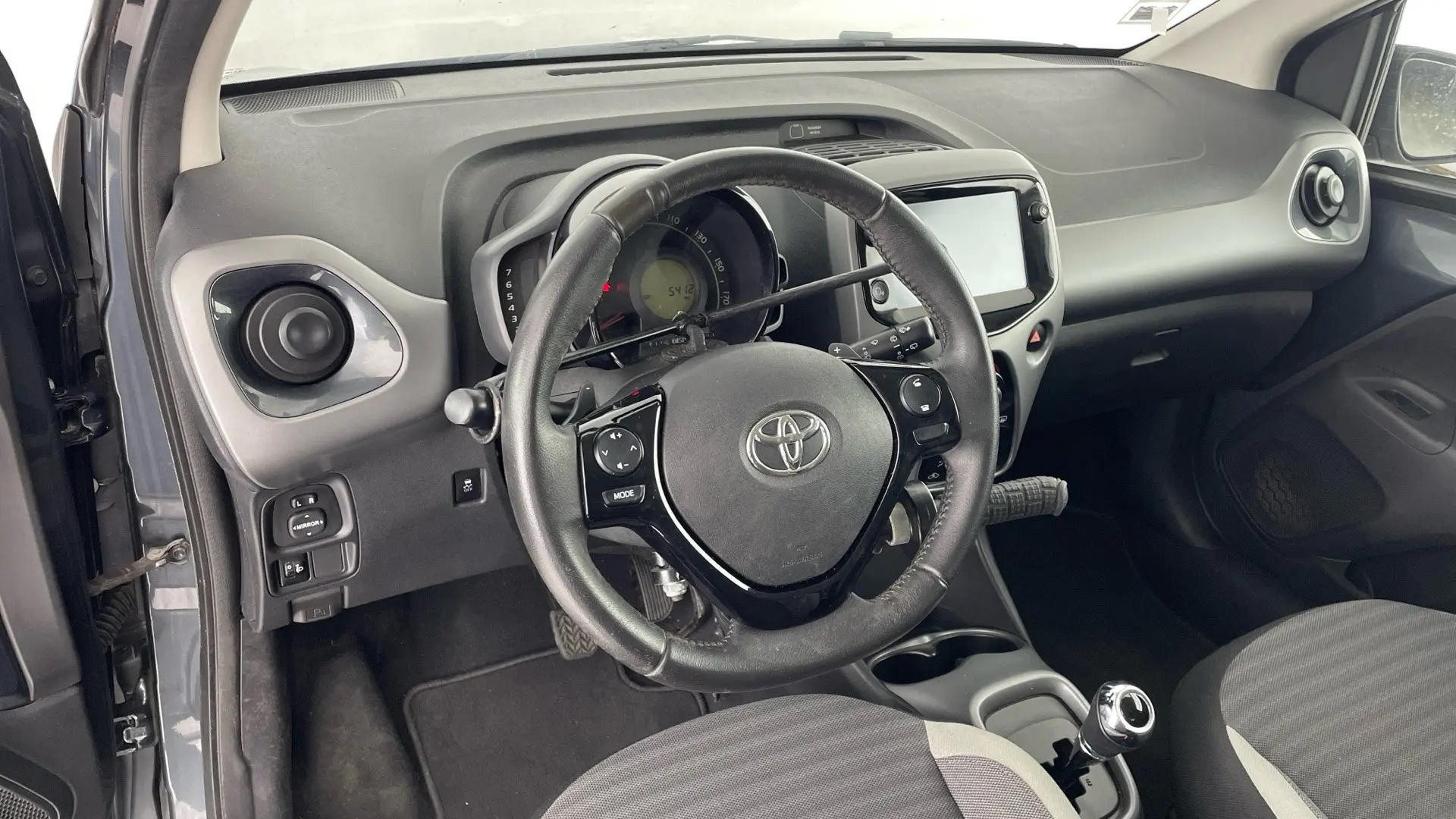 Toyota Aygo X 1.0 X-Play Plus MM 16