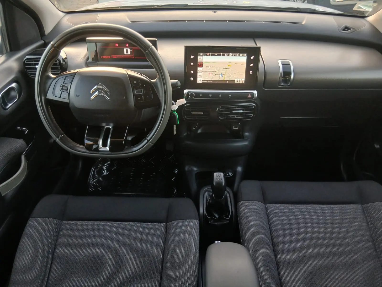 Citroen C4 Cactus Outro 8