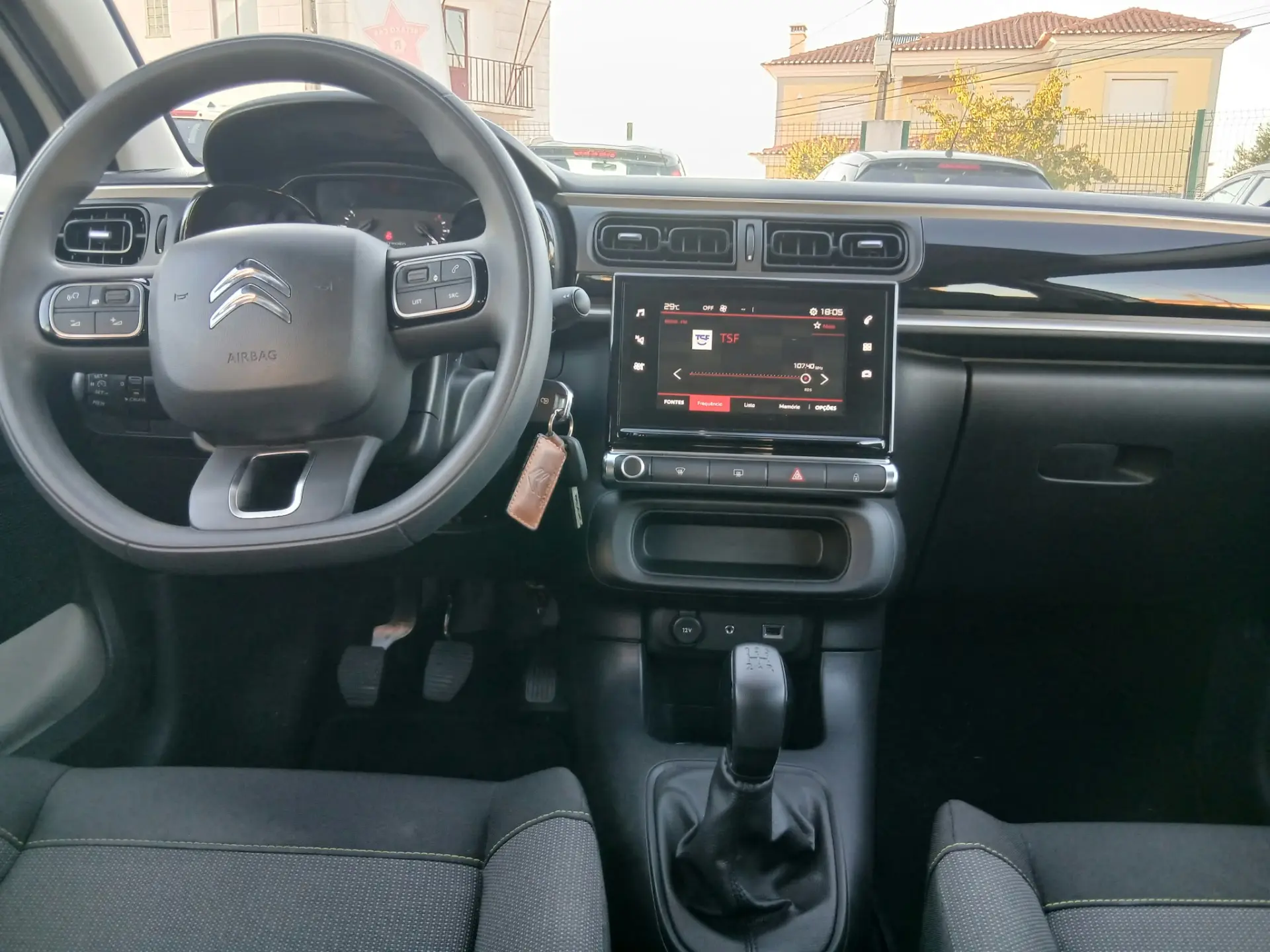 Citroen C3 1.2 PureTech Shine 11