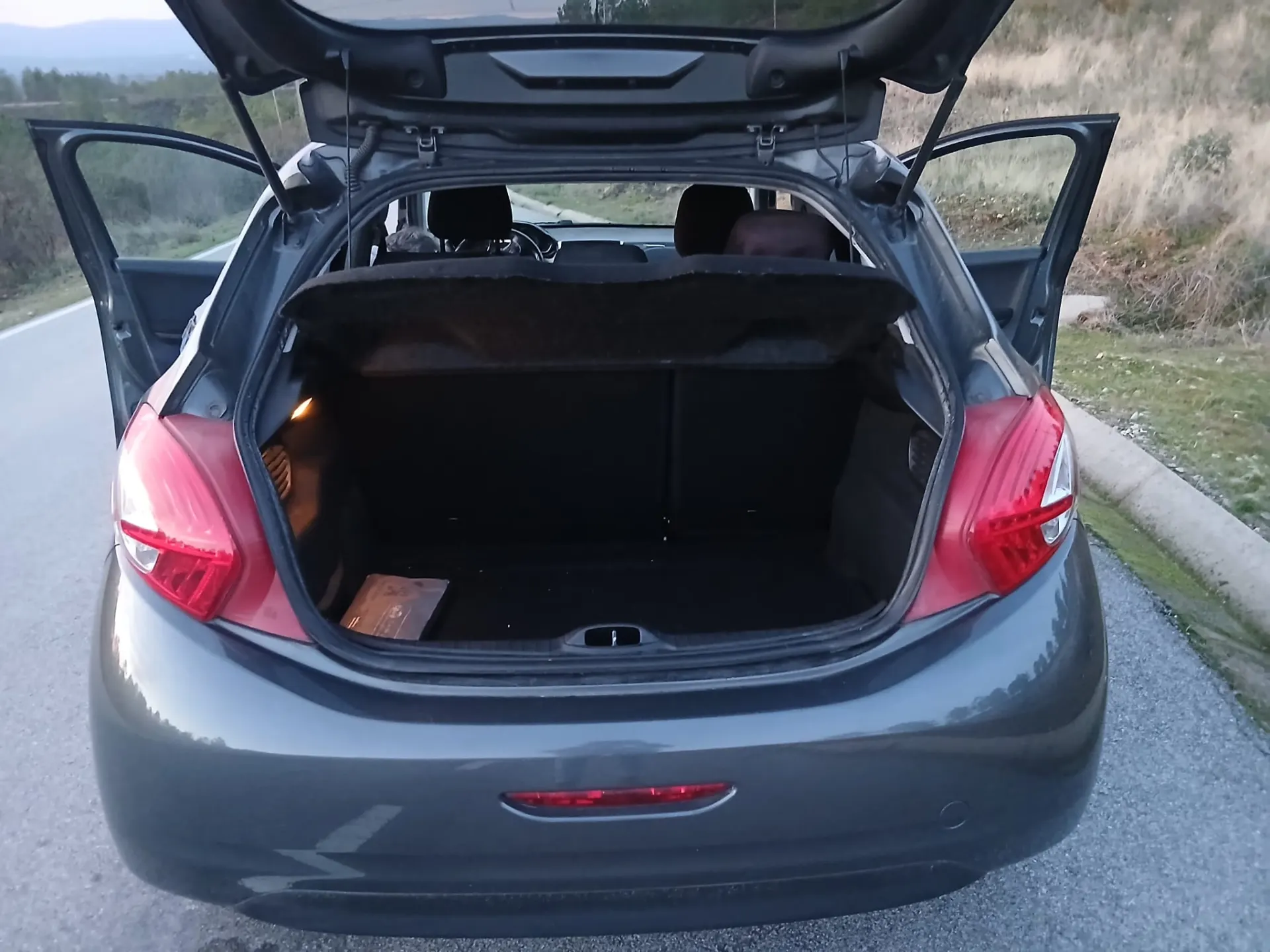 Peugeot 208 1.4 HDi 6