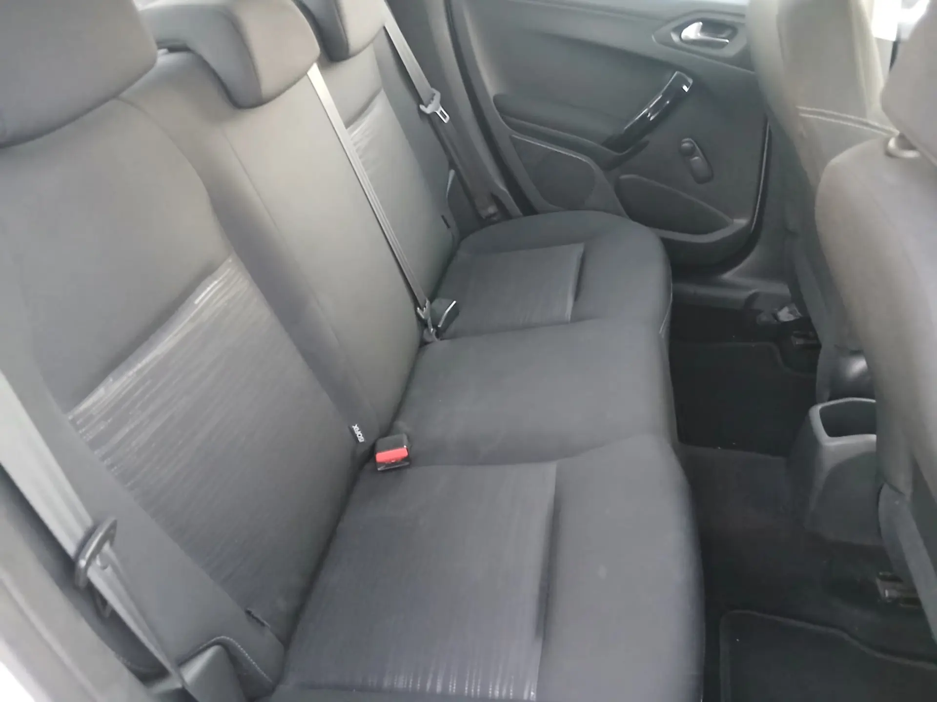 Peugeot 208 1.4 HDi 15