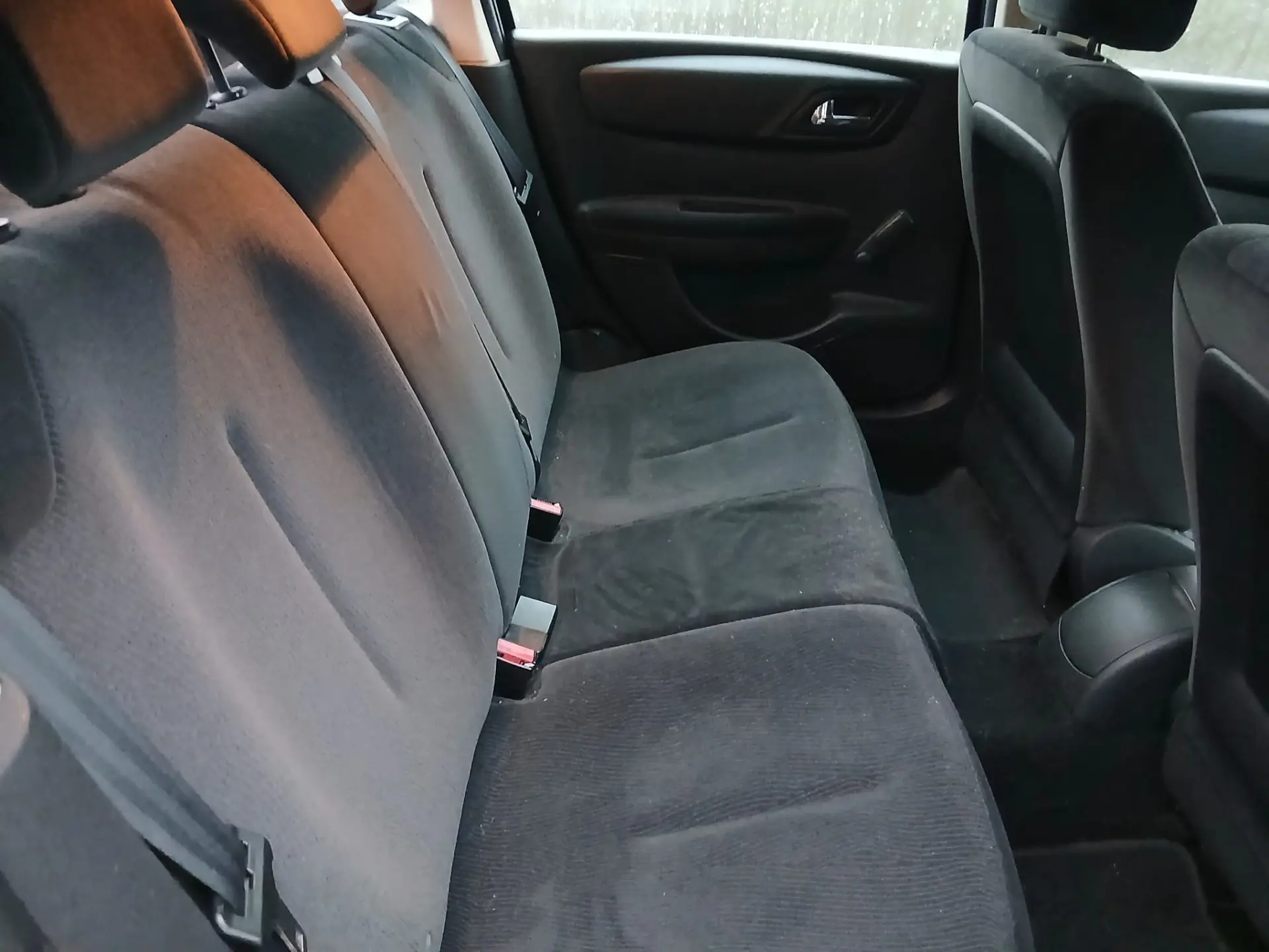 Citroën C4 1.6 HDi Attraction 8