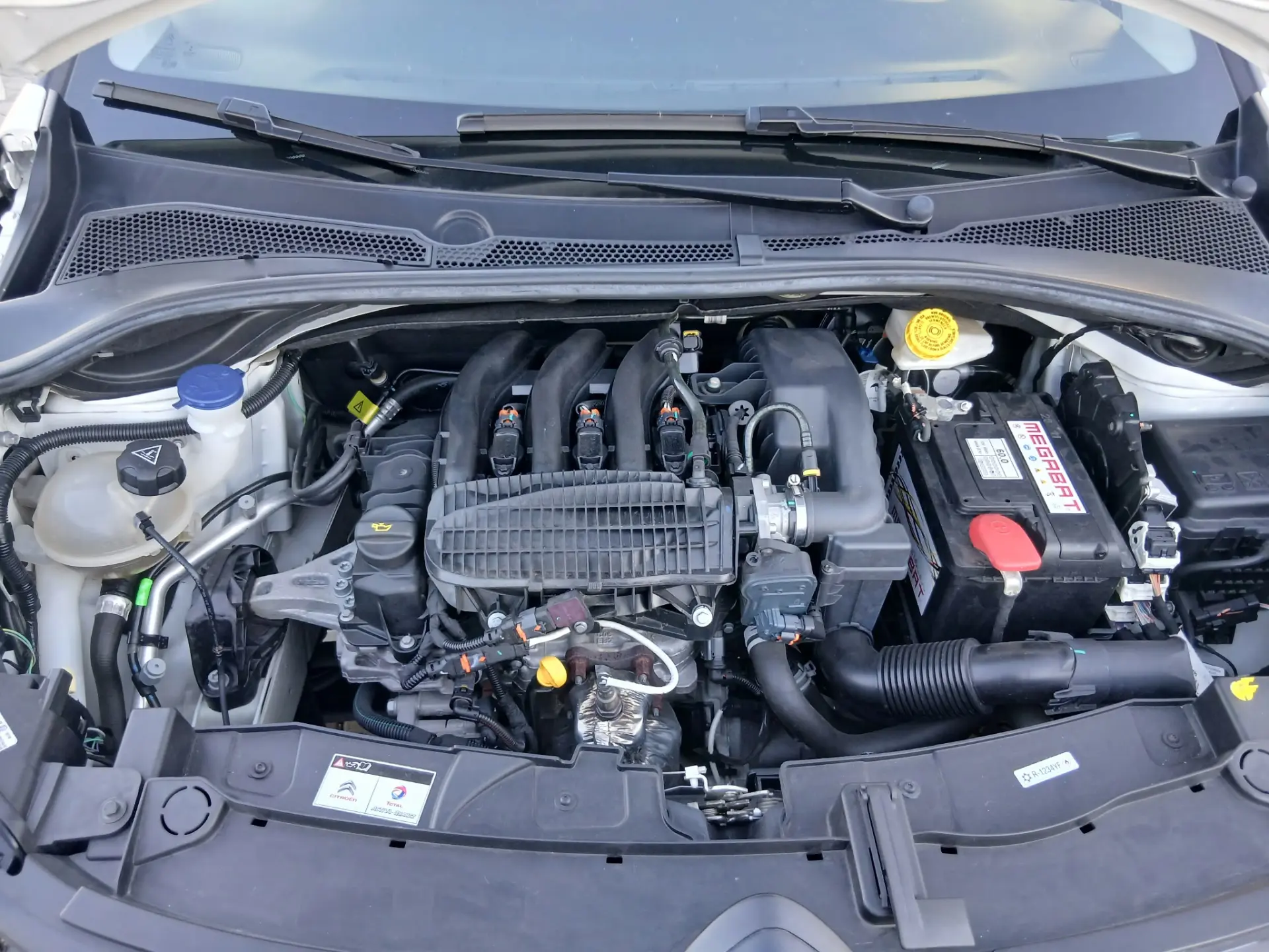 Citroen C3 1.2 PureTech Shine 16