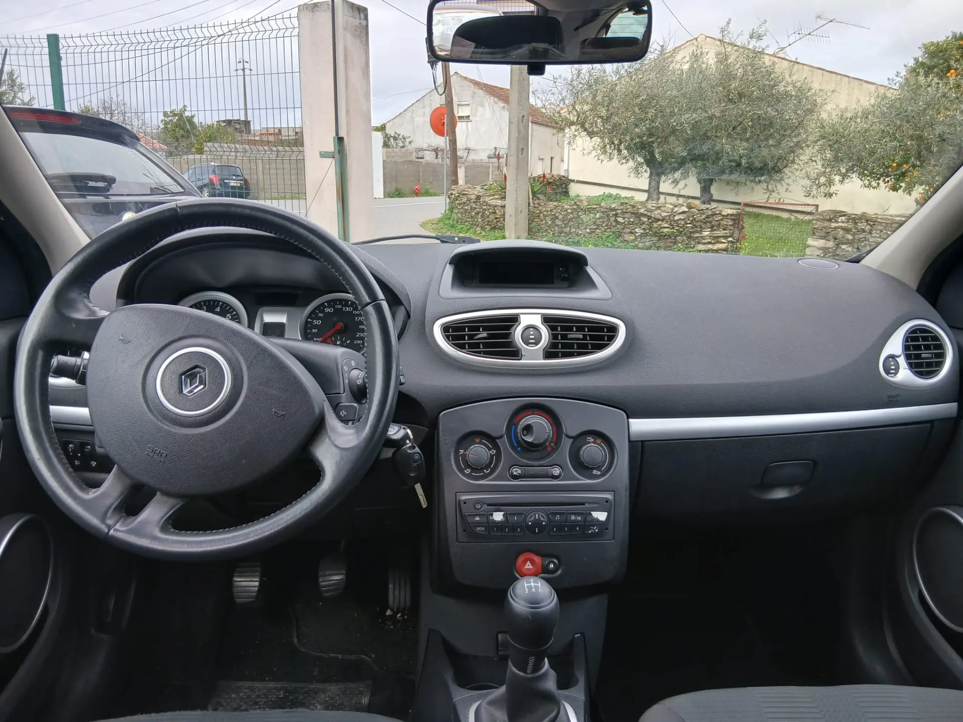 Renault Clio 1.2 16V Confort 7