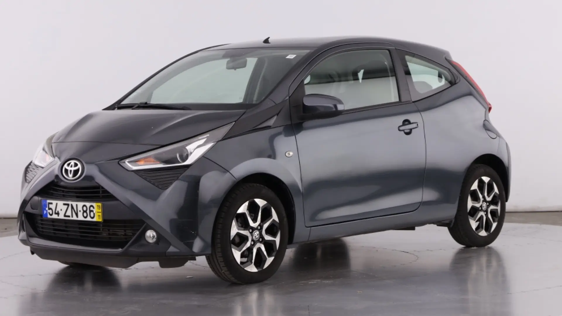 Toyota Aygo X 1.0 X-Play Plus MM 1