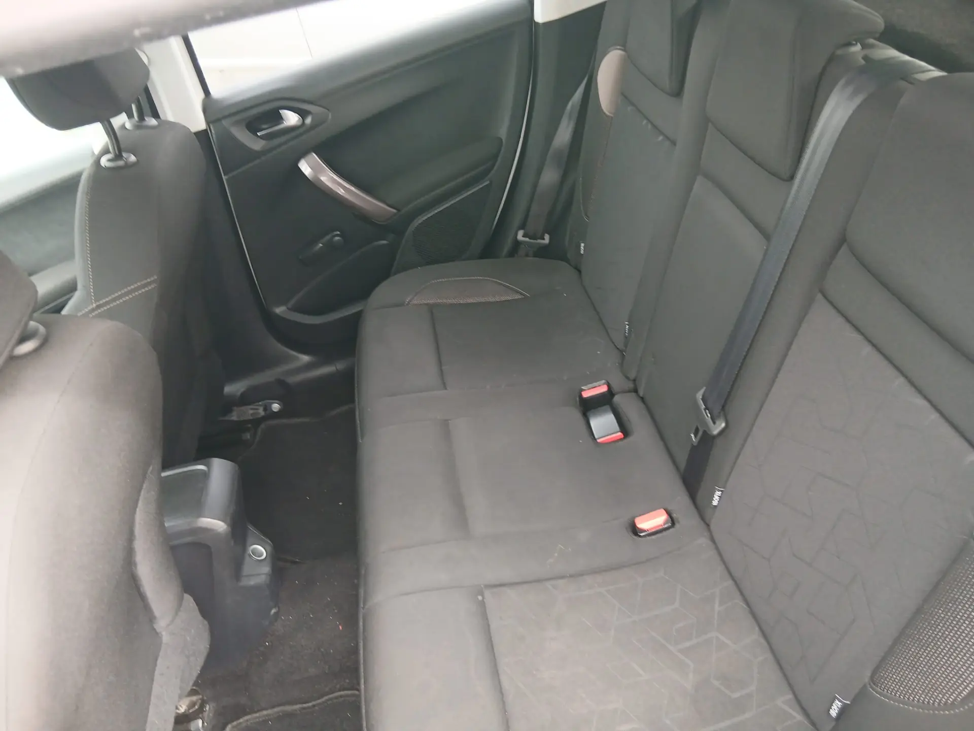 Peugeot 2008 1.2 VTi Allure 15