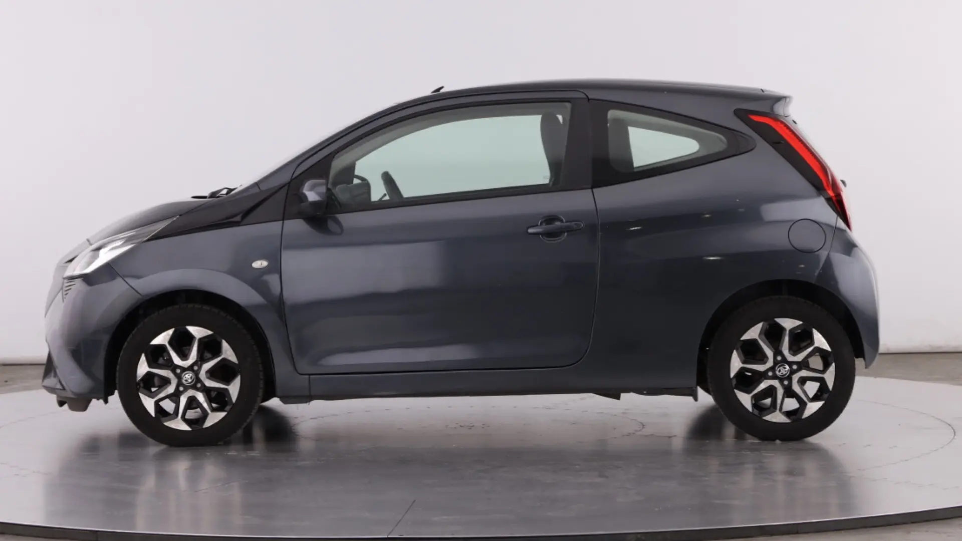 Toyota Aygo X 1.0 X-Play Plus MM 7