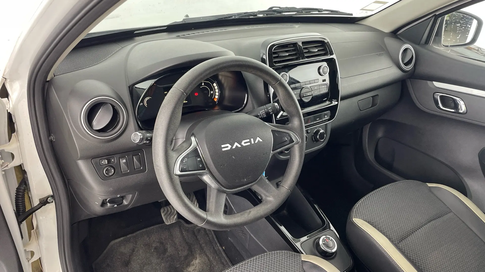 Dacia Spring Electric 45 Essential 14