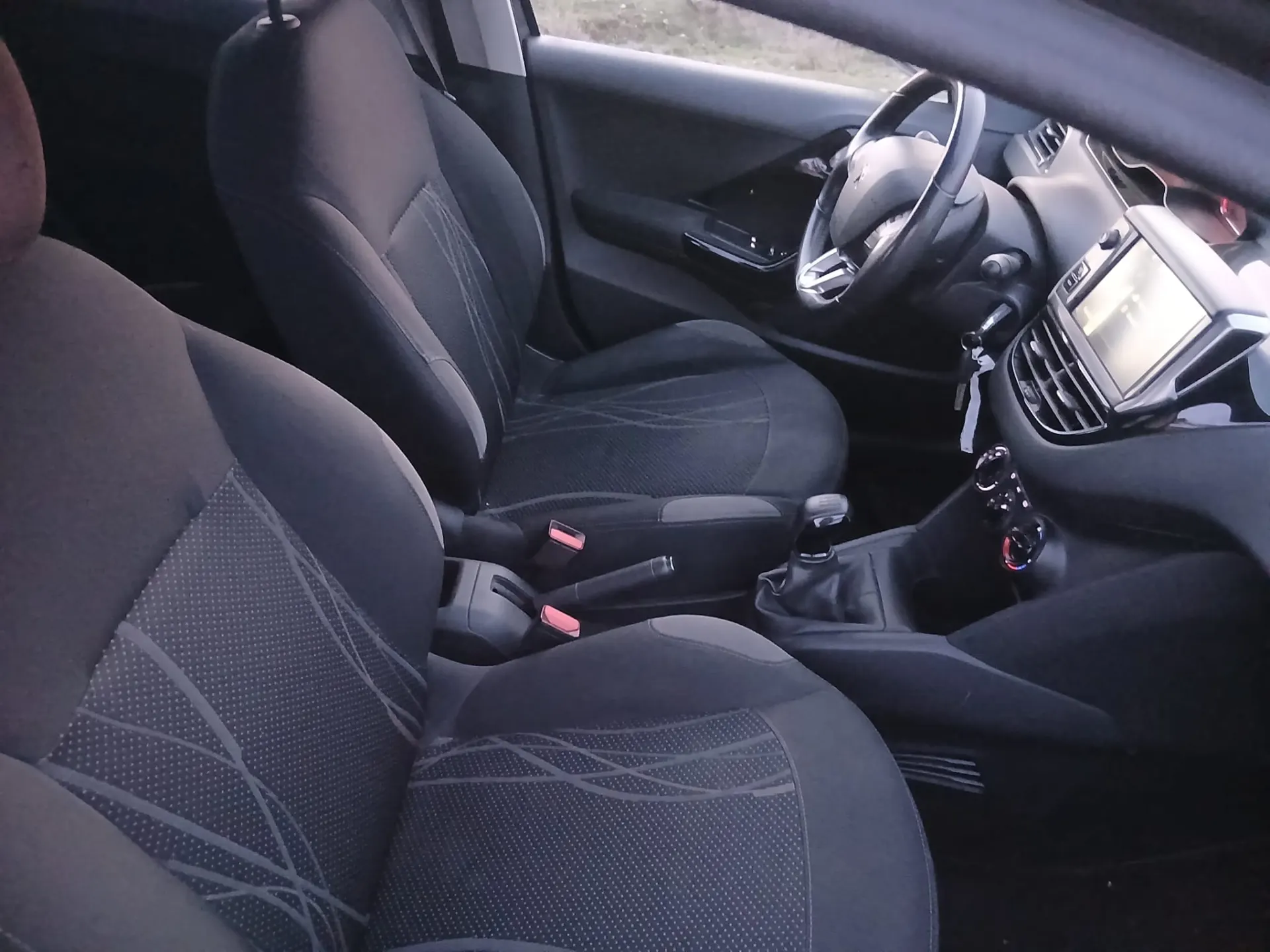 Peugeot 208 1.4 HDi 12