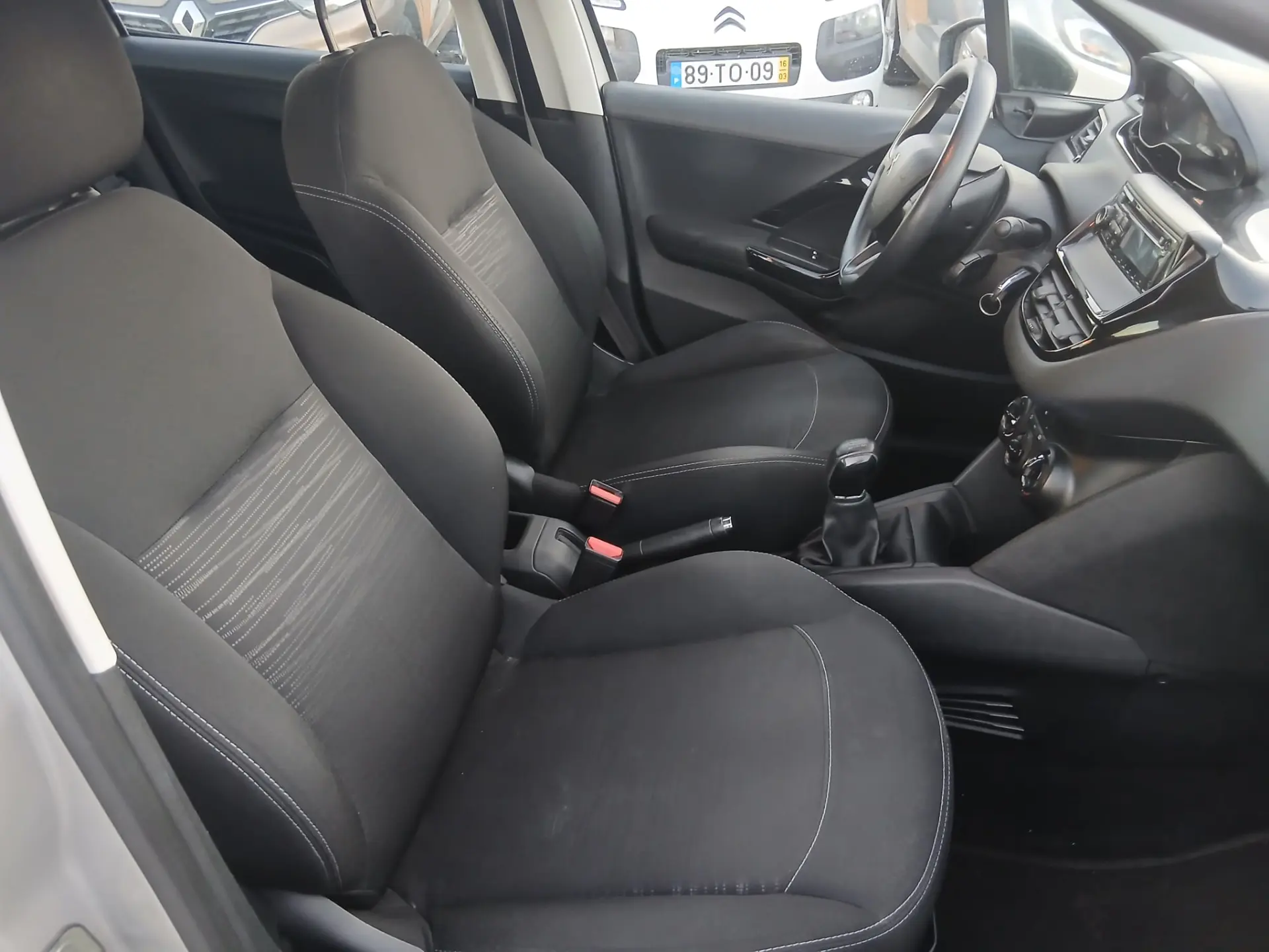 Peugeot 208 1.4 HDi 13