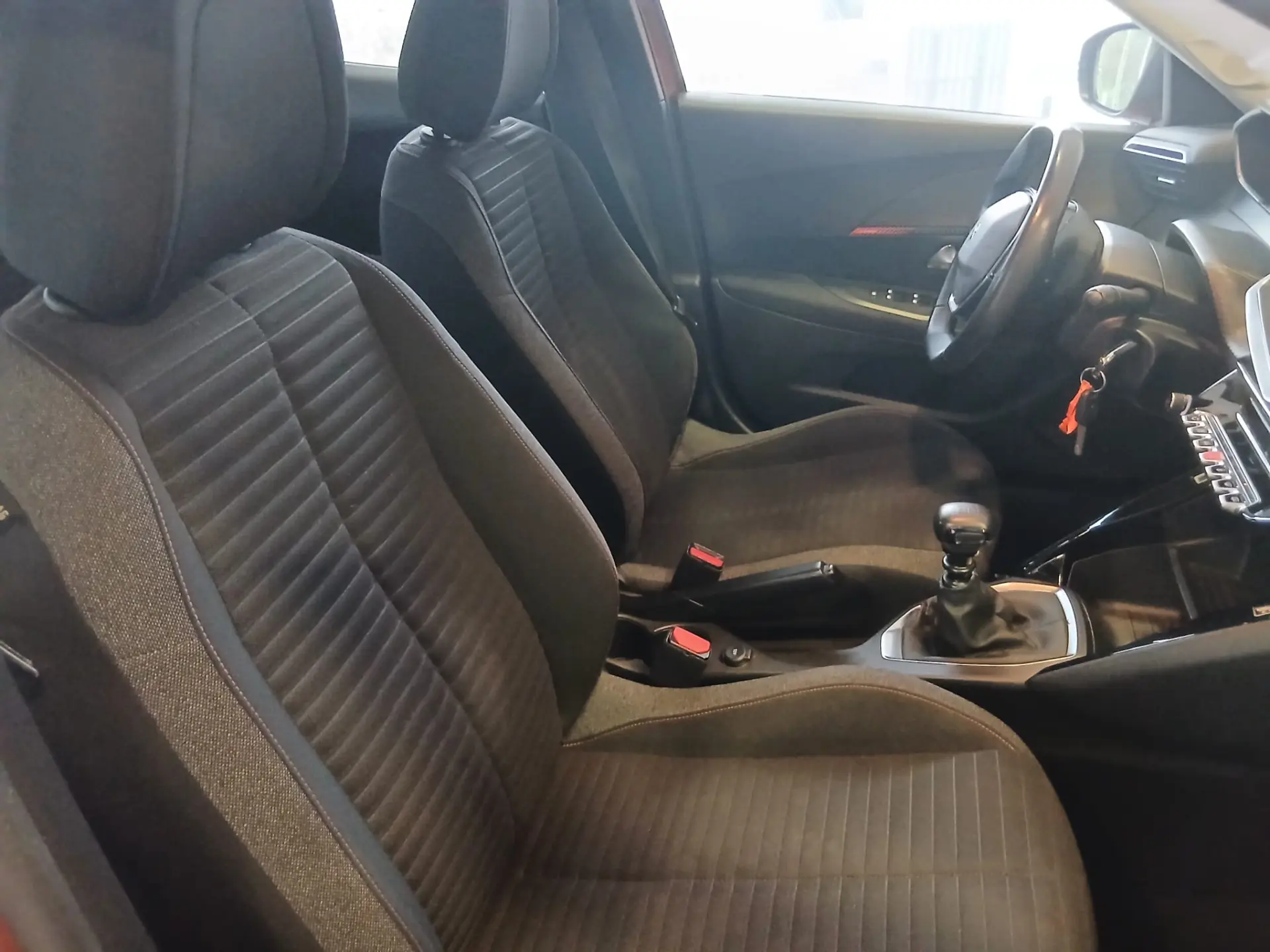 Peugeot 2008 1.2 PureTech Active Pack 9