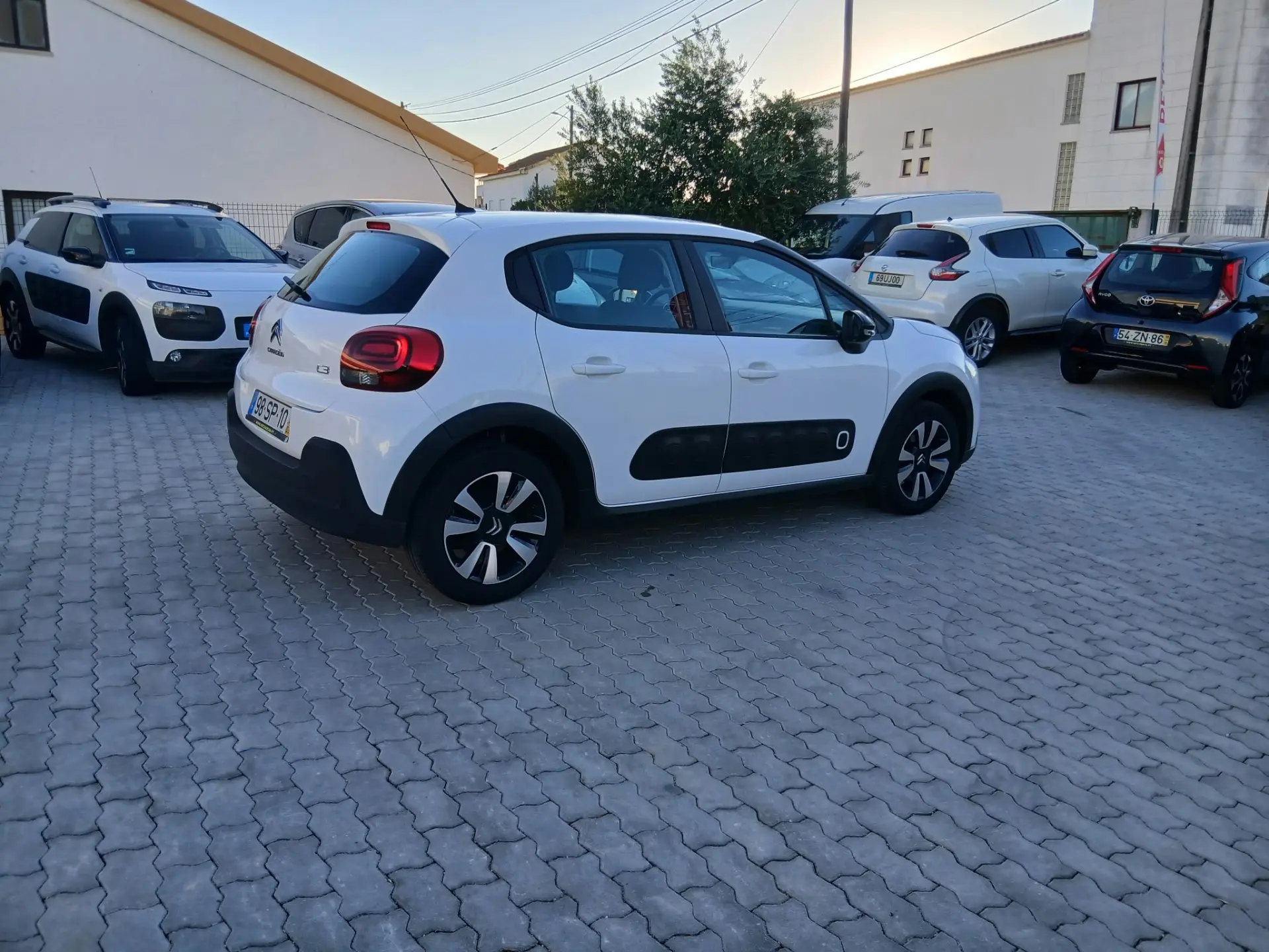 Citroen C3 1.2 PureTech Shine 3