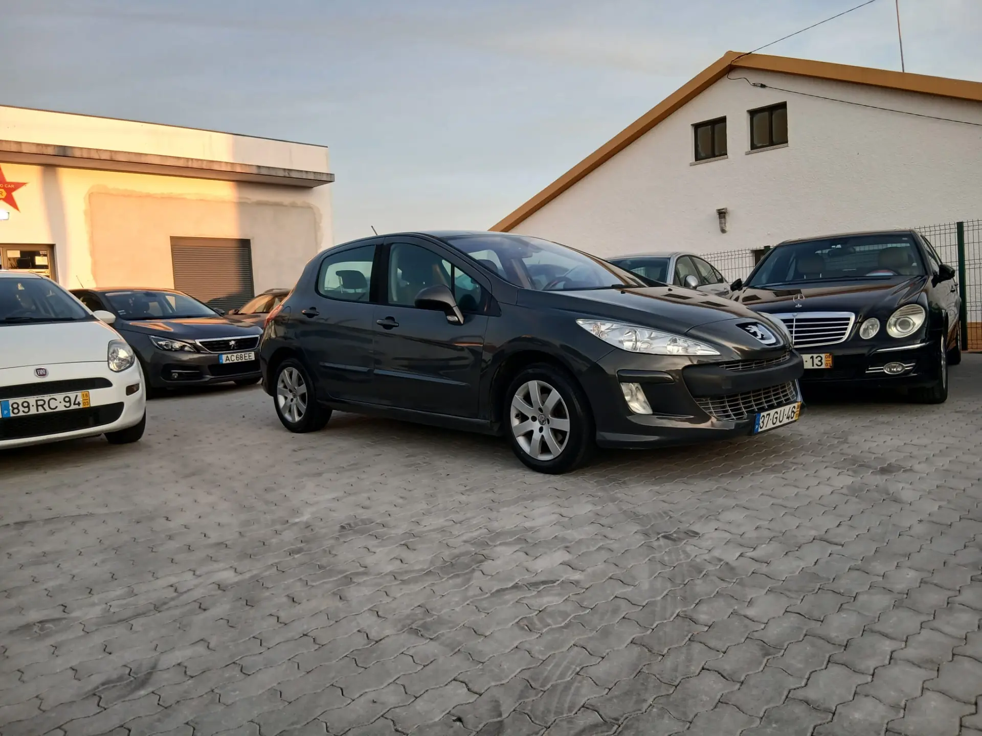 Peugeot 308 Outro 1