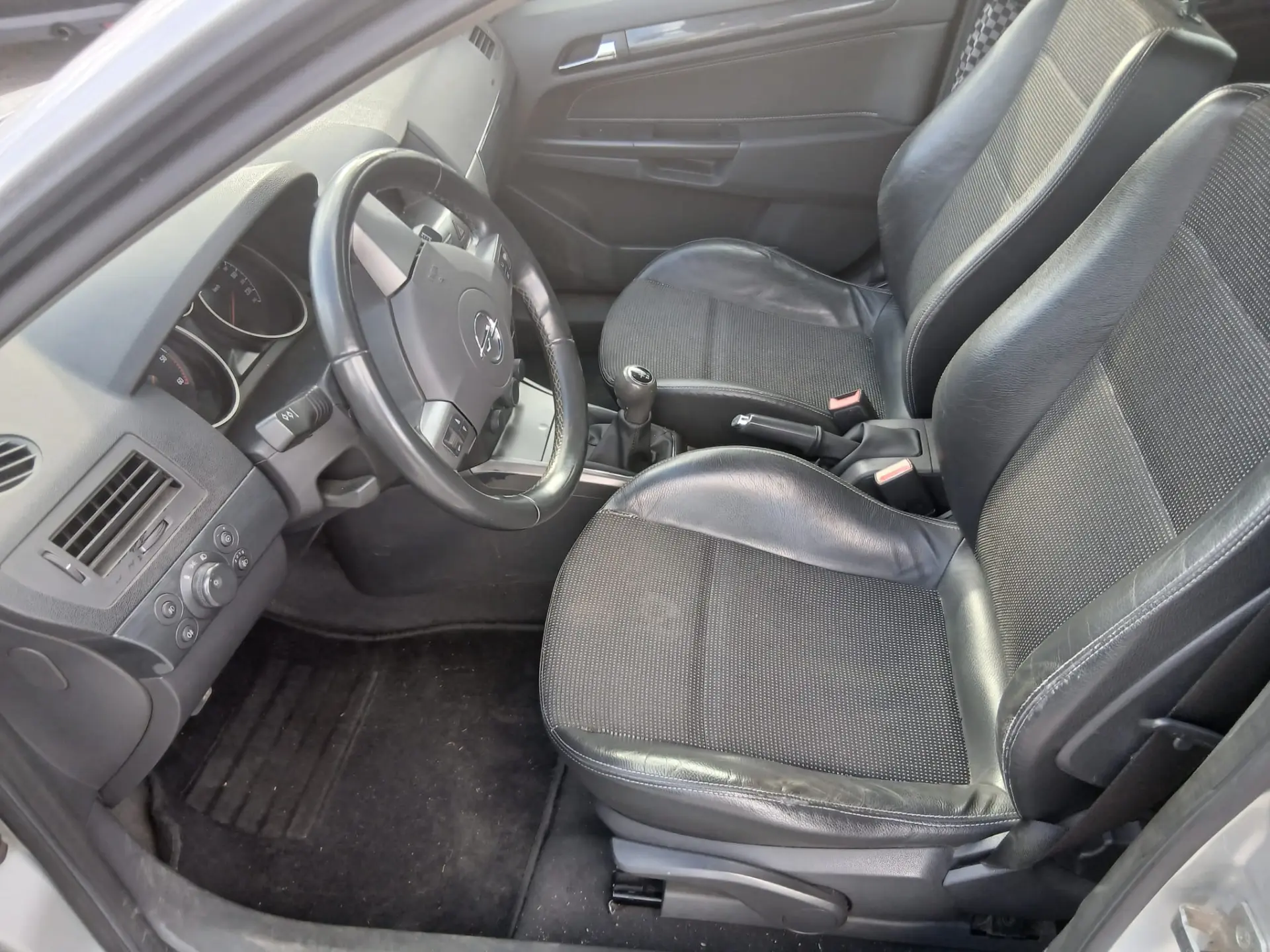 Opel Astra 1.9 CDTI Cosmo 8