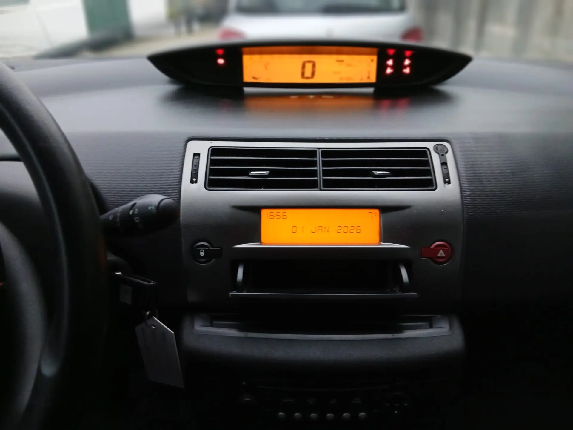 Citroën C4 1.6 HDi Attraction 12