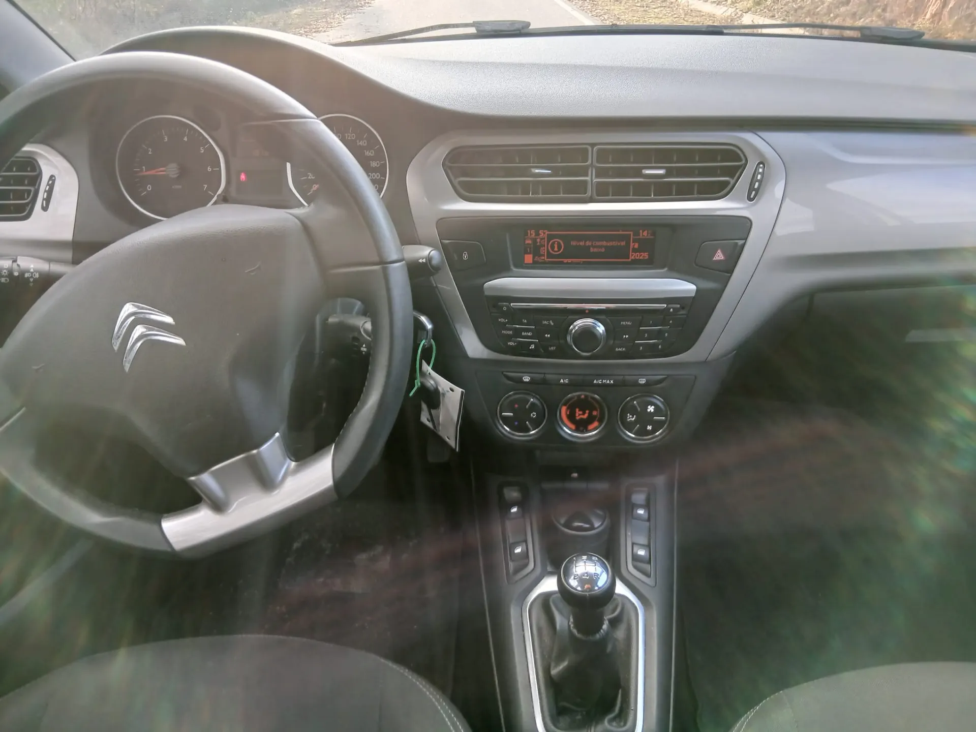 Citroën C-Elysée 1.6 HDi Exclusive 10