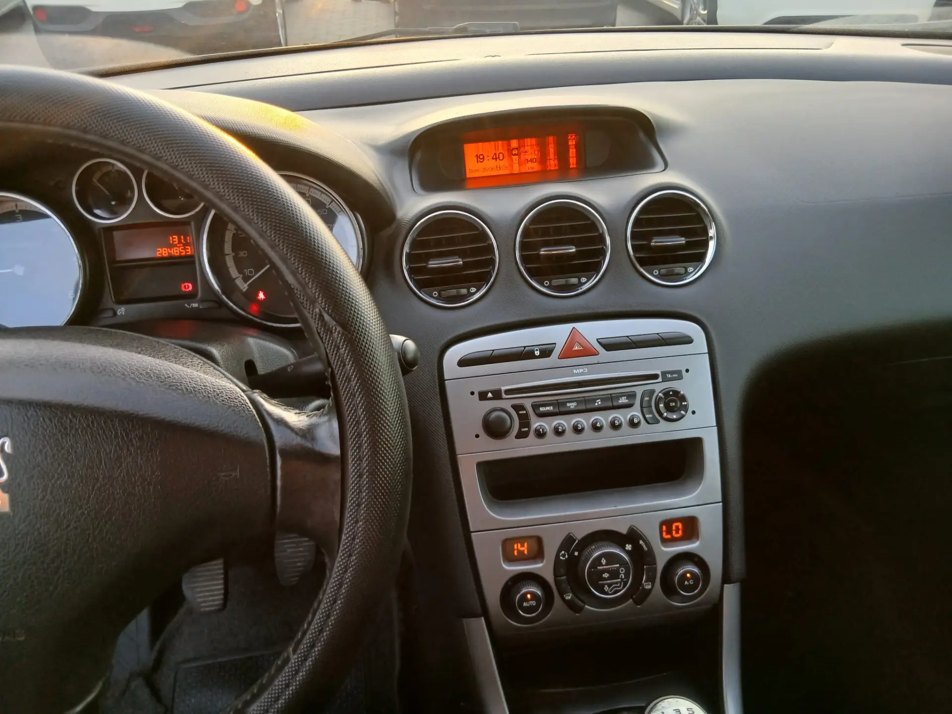Peugeot 308 Outro 6