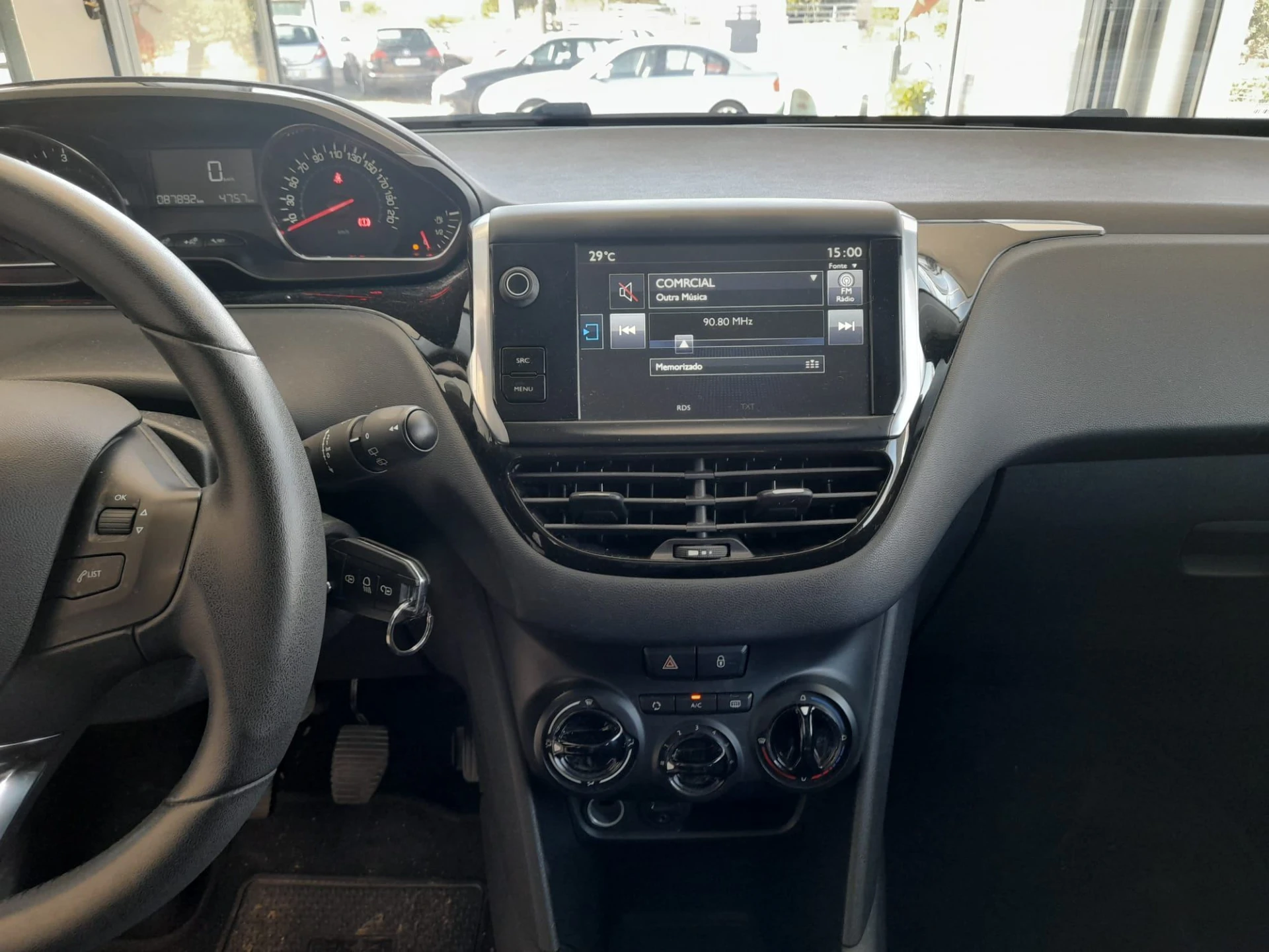 Peugeot 208 1.6 e-HDi Allure 7