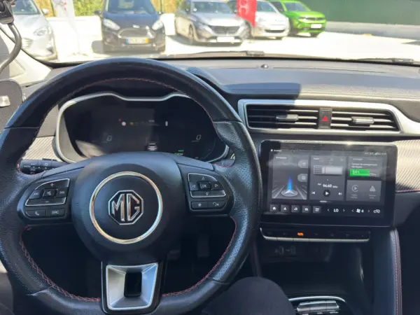 MG ZS Maximal Luxury 11