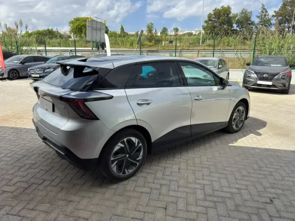 MG MG4 64 kWh Luxury 6
