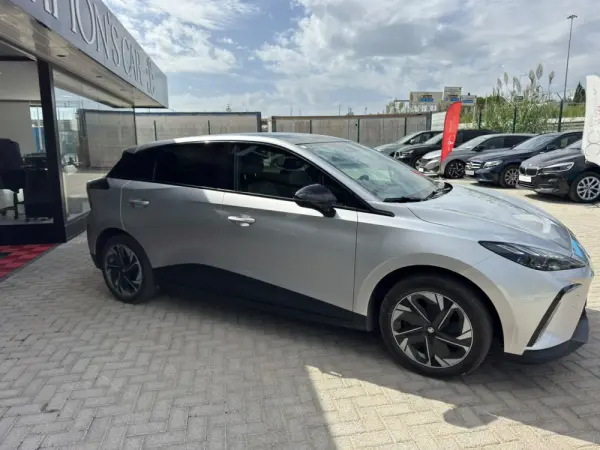 MG MG4 64 kWh Luxury 5
